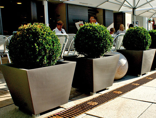 Outdoor Planters Manufacturers in Lucknow